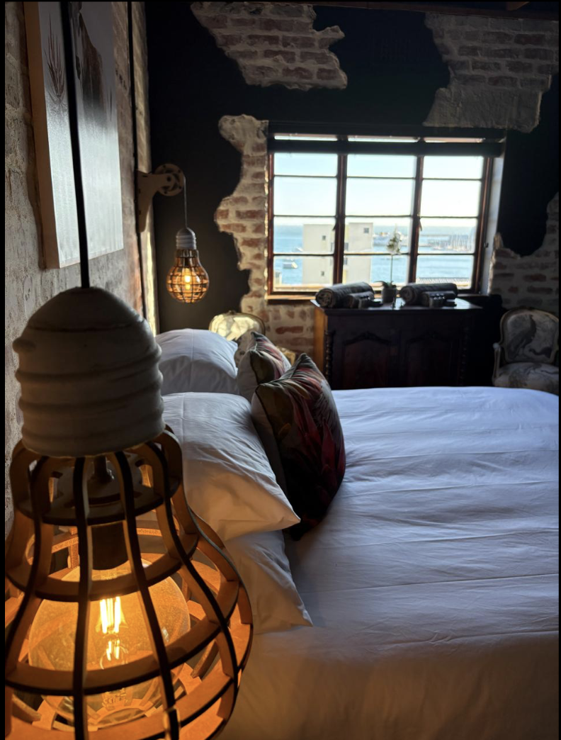 To Let 2 Bedroom Property for Rent in Simons Town Western Cape